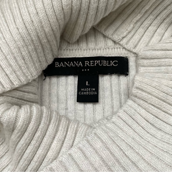 Banana Republic Cozy Ribbed Winter Snow Turtleneck Sweater Gray Heather (size L) - Picture 4 of 9